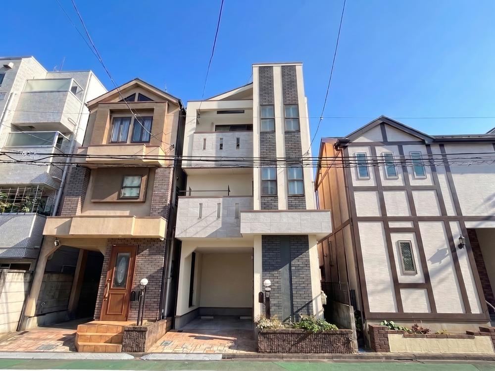 2LDK+S house in Itabashi Ward, Tokyo - Photo 1
