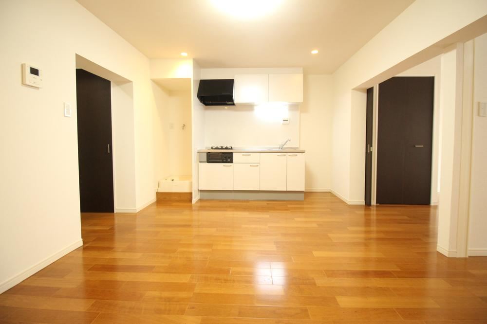 2LDK apartment in Ota Ward, Tokyo - Photo 1