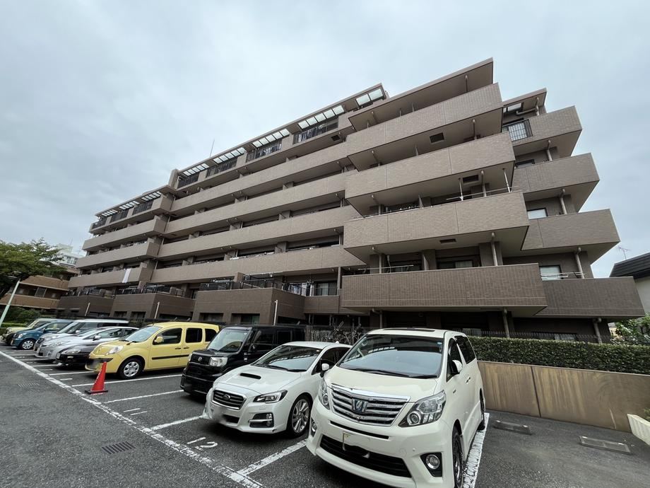 2LDK+S apartment in Ichikawa, Chiba - Photo 1
