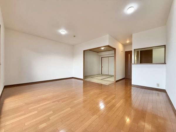 3LDK apartment in Takaishi, Osaka - Photo 1