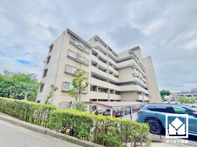 3LDK apartment in Nishinomiya, Hyogo - Photo 1