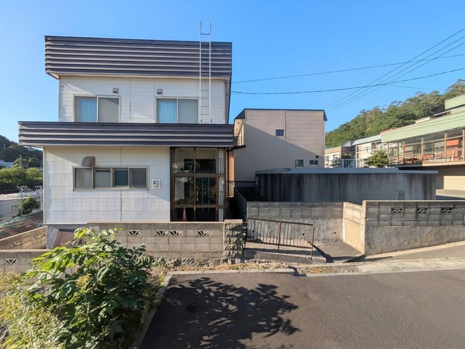 5LDK house in Otaru, Hokkaido - Photo 1