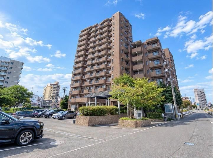 3LDK apartment in Chuo Ward, Sapporo, Hokkaido - Photo 1