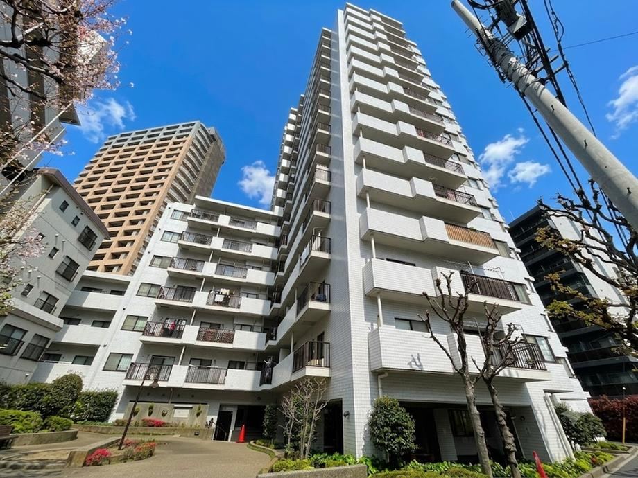 4LDK apartment in Kawaguchi, Saitama - Photo 1