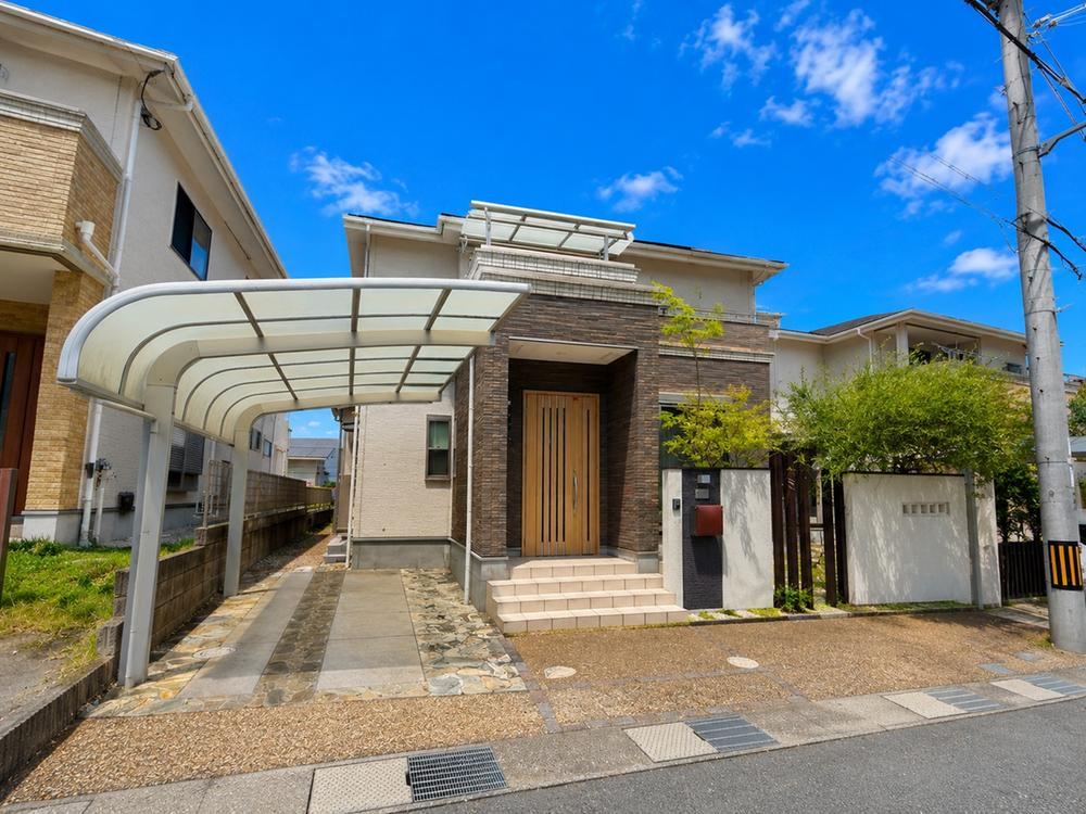 4LDK house in Oji, Kitakatsuragi District, Nara - Photo 1