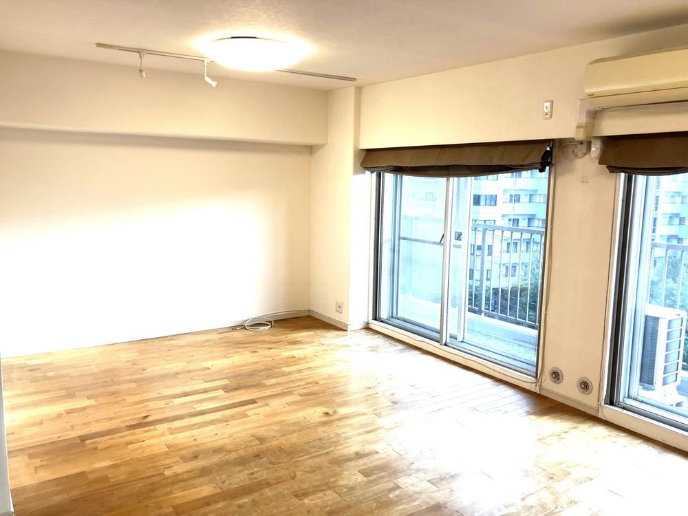 2LDK apartment in Naka Ward, Yokohama, Kanagawa - Photo 1