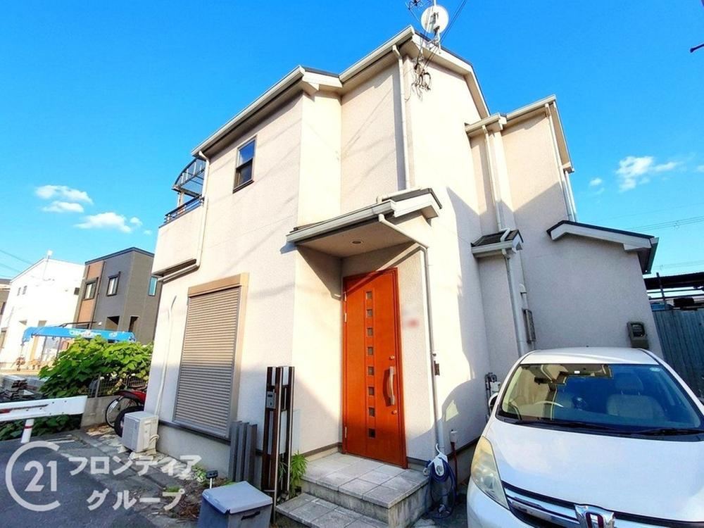 4LDK house in Hirakata, Osaka - Photo 1