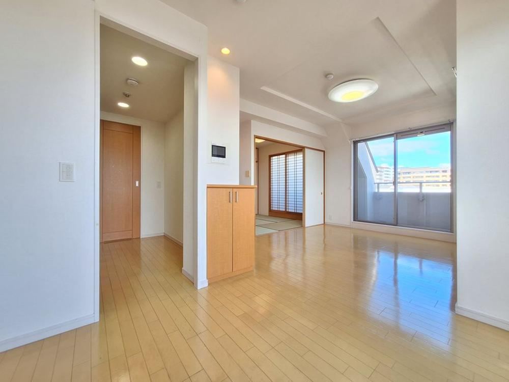 3LDK apartment in Nishinomiya, Hyogo - Photo 1