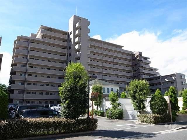 3LDK apartment in Kawanishi, Hyogo - Photo 1