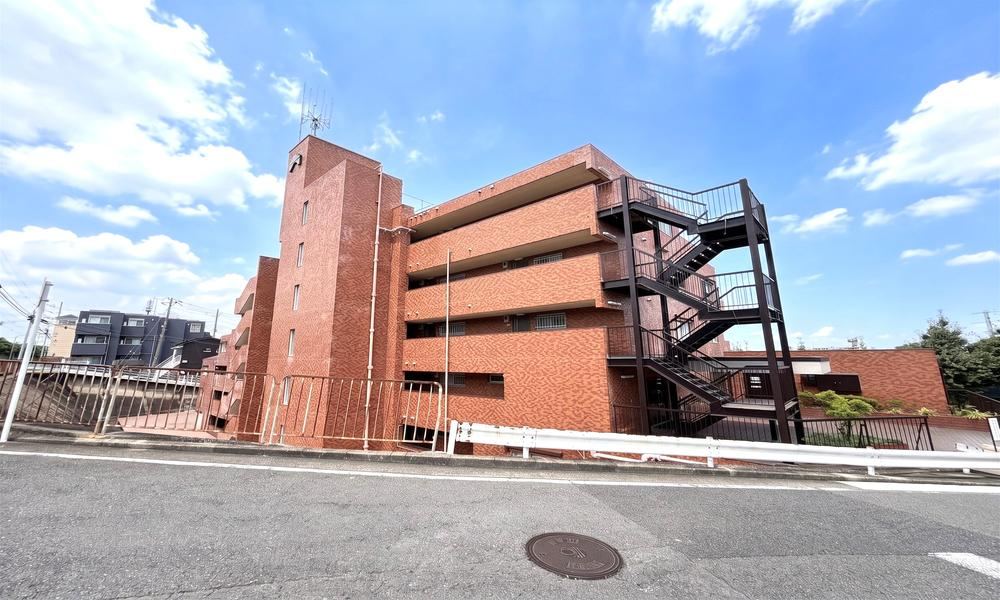 3LDK apartment in Kanagawa Ward, Yokohama, Kanagawa - Photo 1