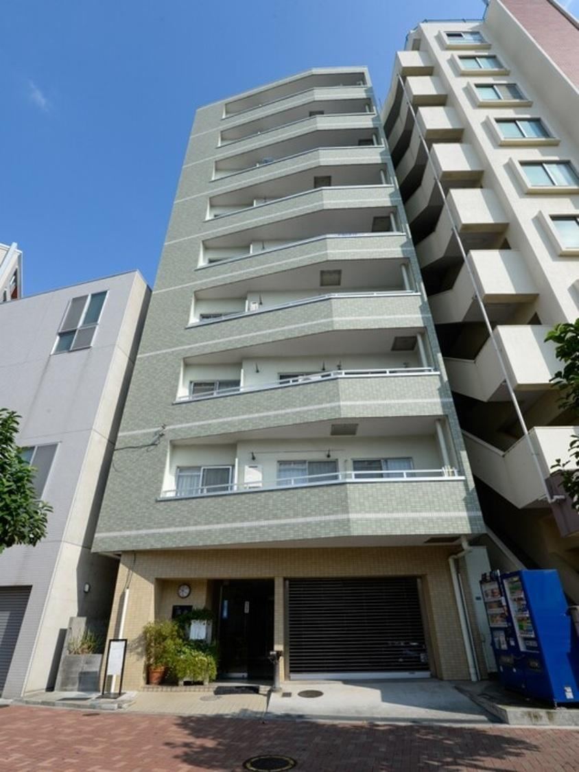 studio apartment in Shinjuku Ward, Tokyo - Photo 1
