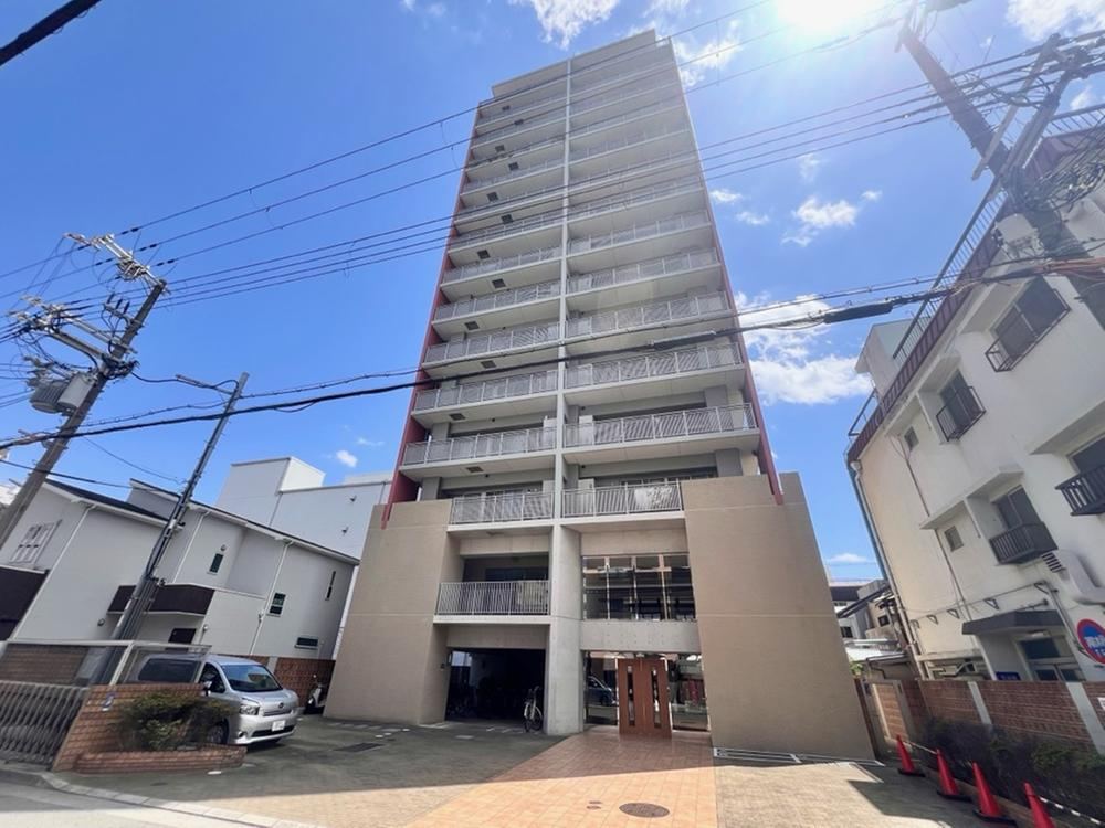 3LDK apartment in Amagasaki, Hyogo - Photo 1