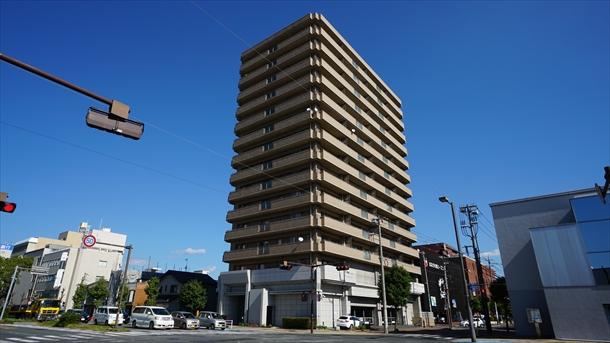 4LDK apartment in Fukuyama, Hiroshima - Photo 1