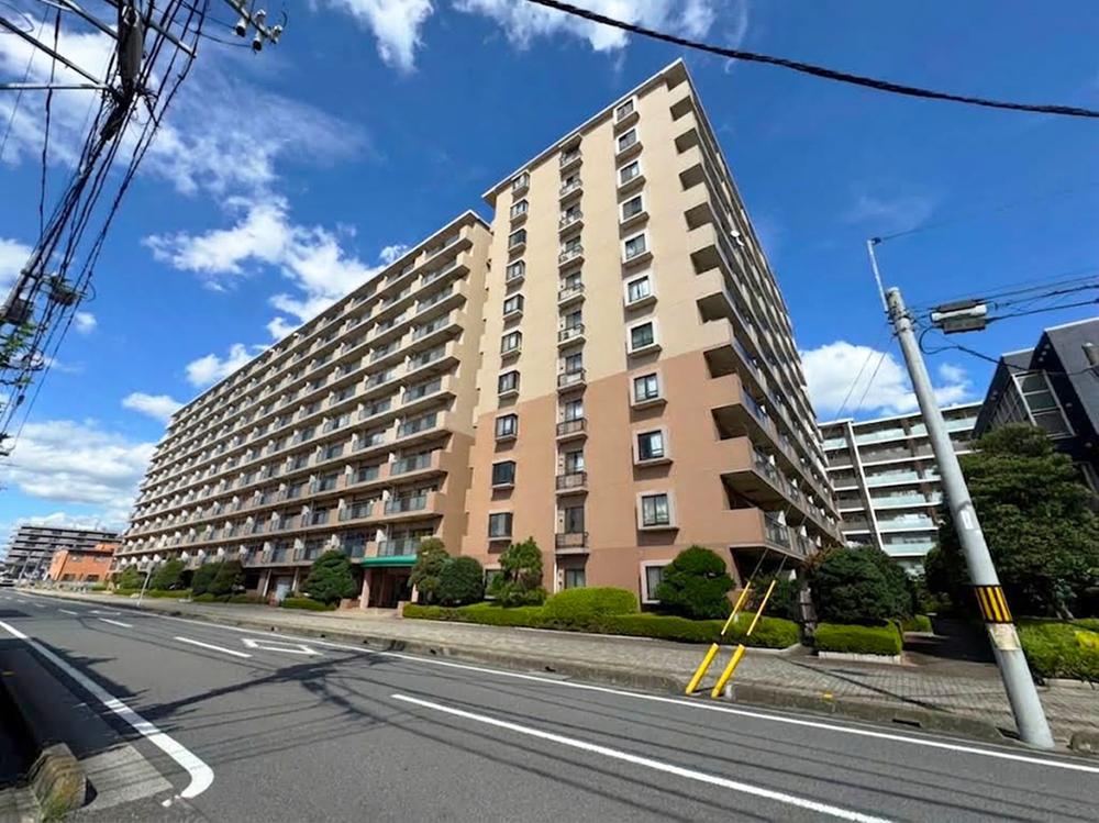 3LDK apartment in Koshigaya, Saitama - Photo 1