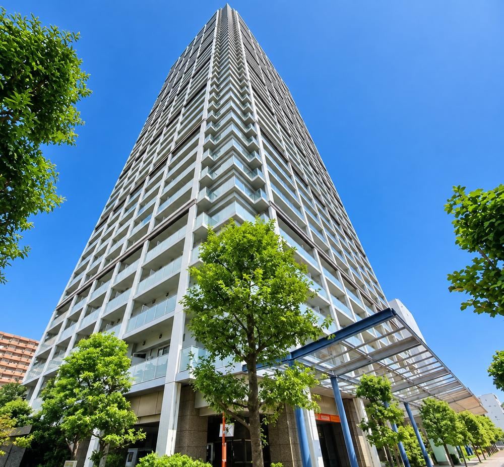 2LDK apartment in Minato Ward, Tokyo - Photo 1