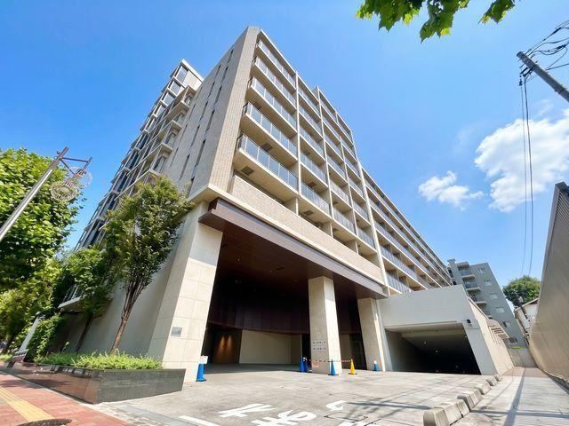 2LDK apartment in Shinjuku Ward, Tokyo - Photo 1