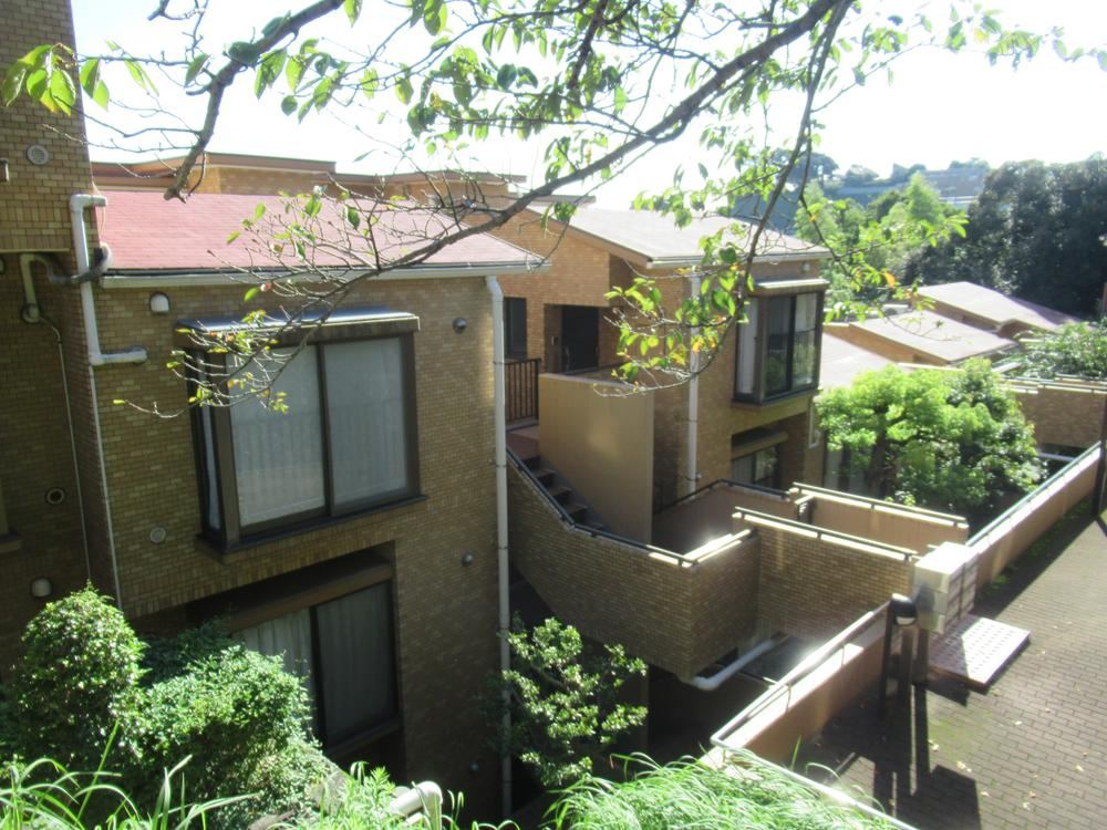 2LDK+S apartment in Naka Ward, Yokohama, Kanagawa - Photo 1