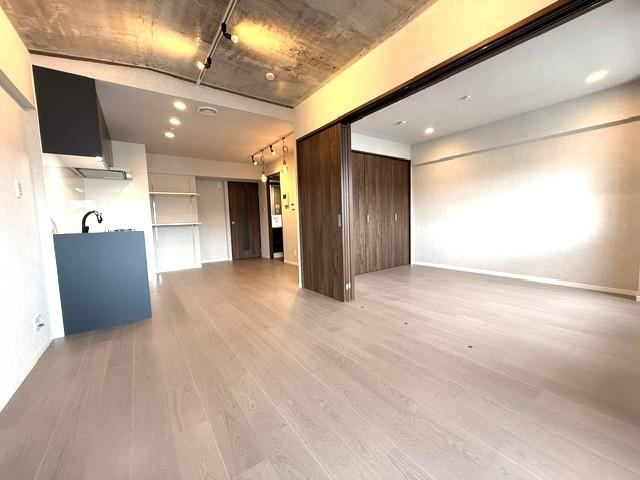 1LDK+S apartment in Minato Ward, Tokyo - Photo 1