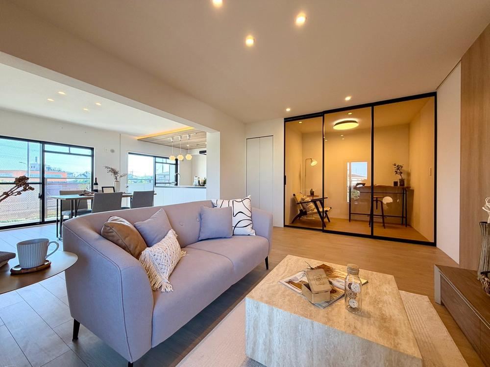 3LDK+S apartment in Itami, Hyogo - Photo 1