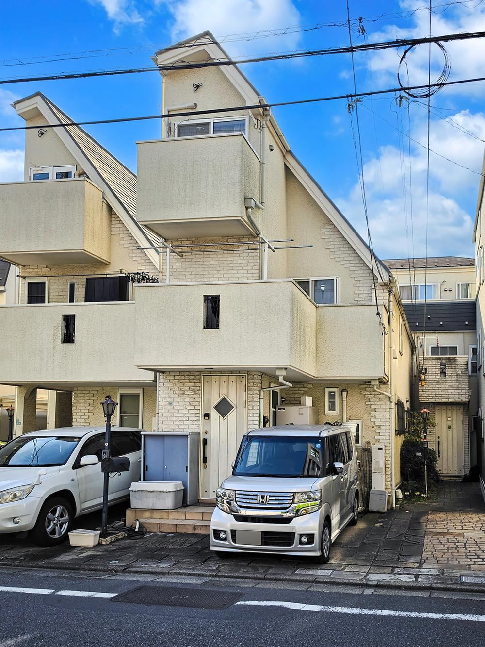 5LDK house in Meguro Ward, Tokyo - Photo 1