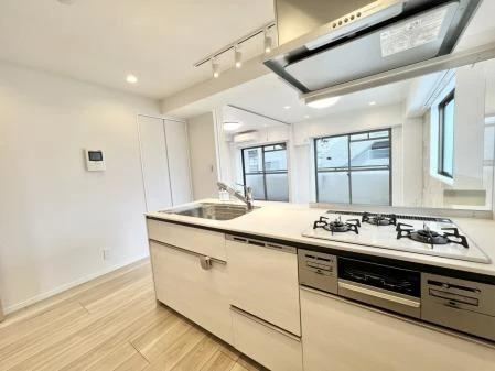 2LDK apartment in Suginami Ward, Tokyo - Photo 1