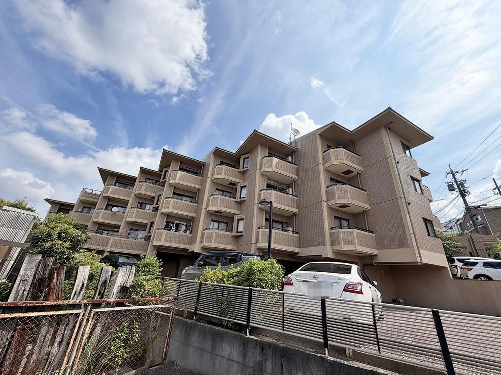 2LDK+S apartment in Nisshin, Aichi - Photo 1