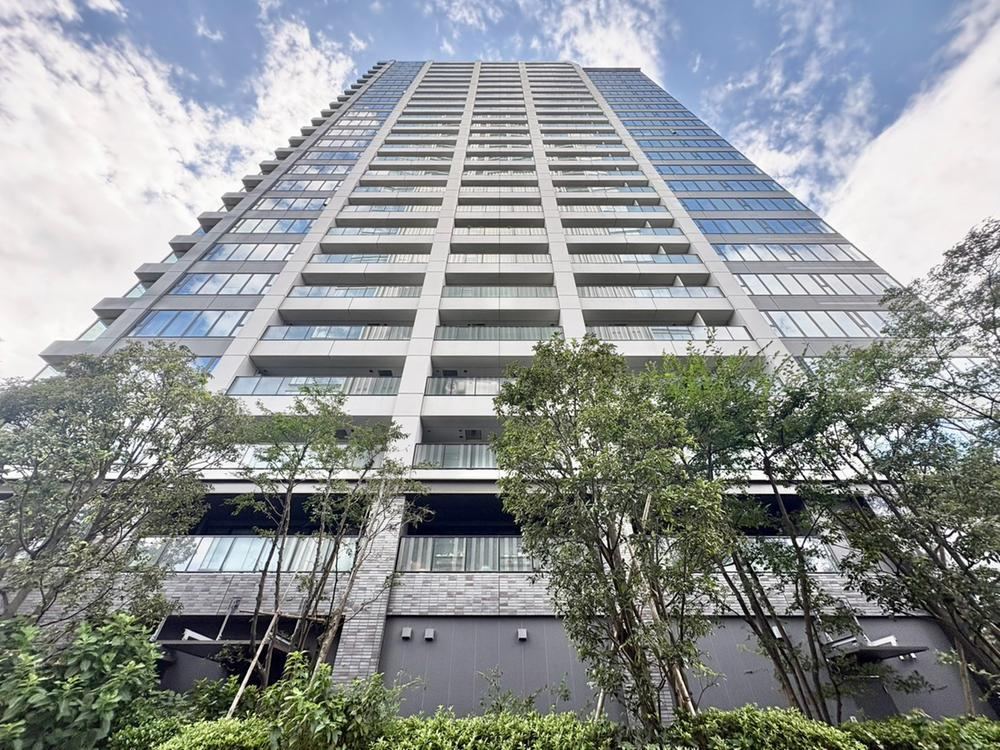 2LDK apartment in Shinjuku Ward, Tokyo - Photo 1
