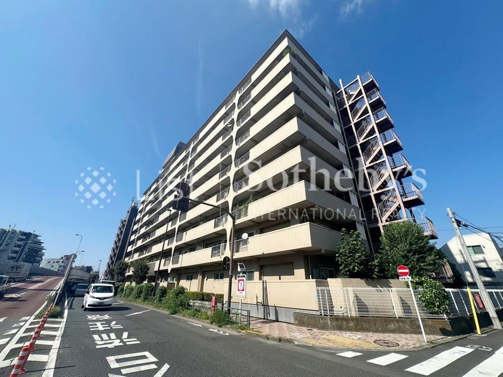 2LDK apartment in Meguro Ward, Tokyo - Photo 1