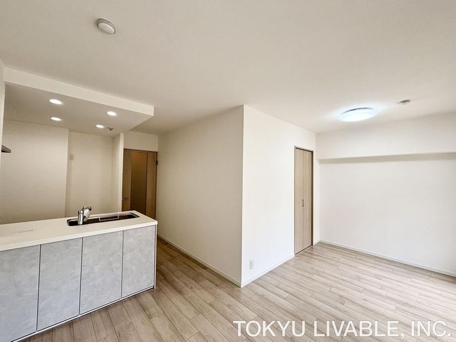 2LDK apartment in Amagasaki, Hyogo - Photo 1