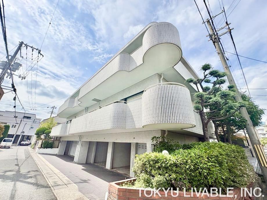 4LDK apartment in Higashinada Ward, Kobe, Hyogo - Photo 1