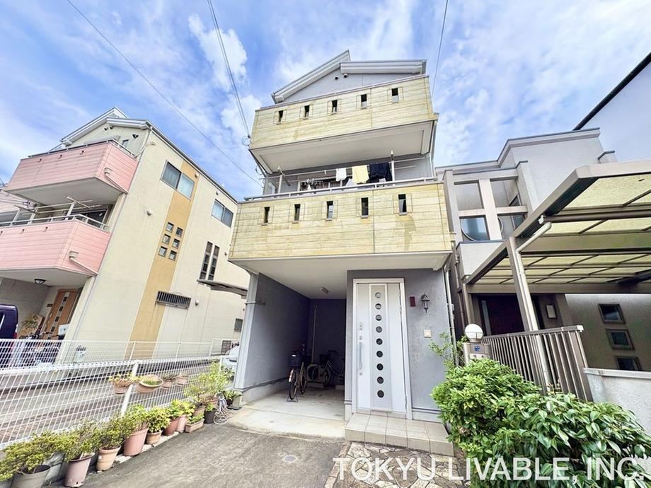 4LDK house in Nishinari Ward, Osaka - Photo 1