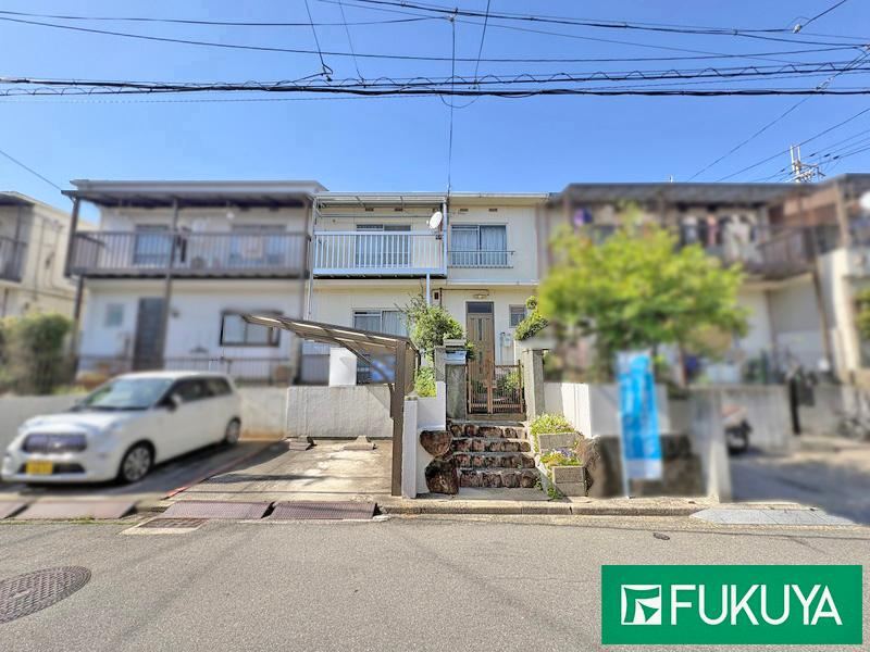 6LDK house in Neyagawa, Osaka - Photo 1