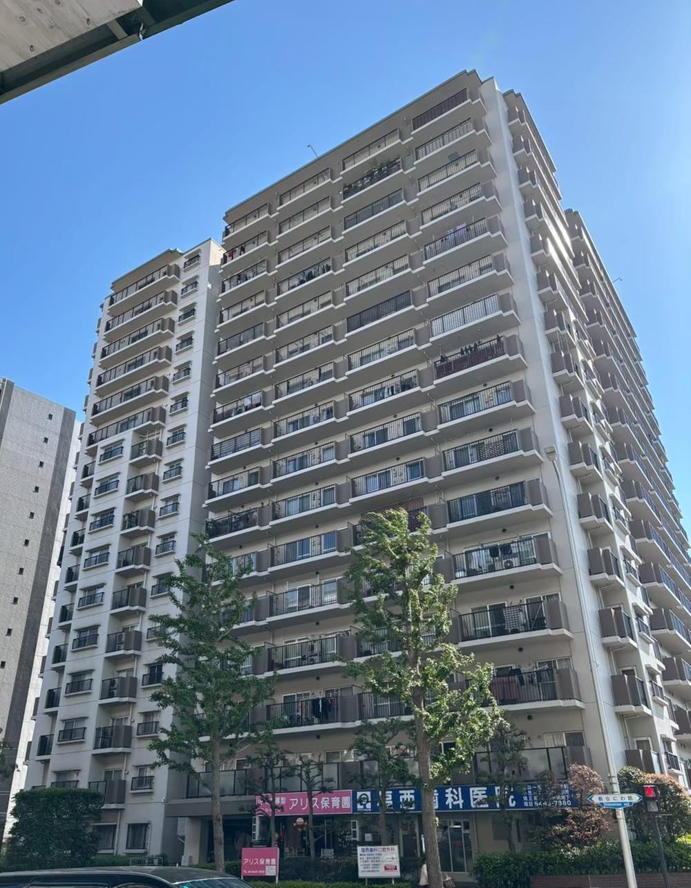 3LDK apartment in Nishi Ward, Osaka - Photo 1