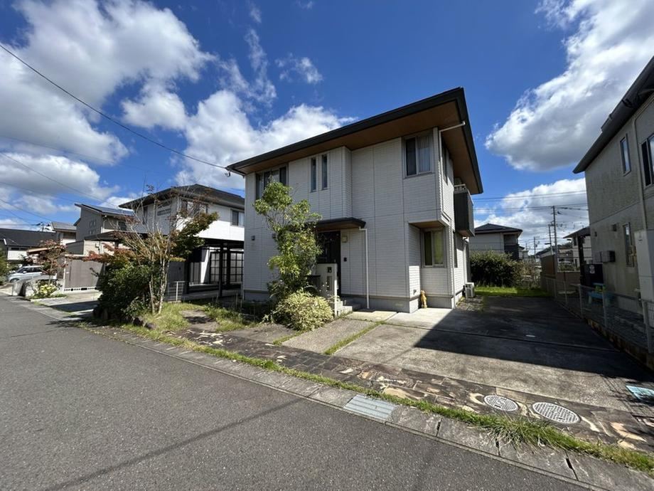 5LDK house in Tomiya, Miyagi - Photo 1
