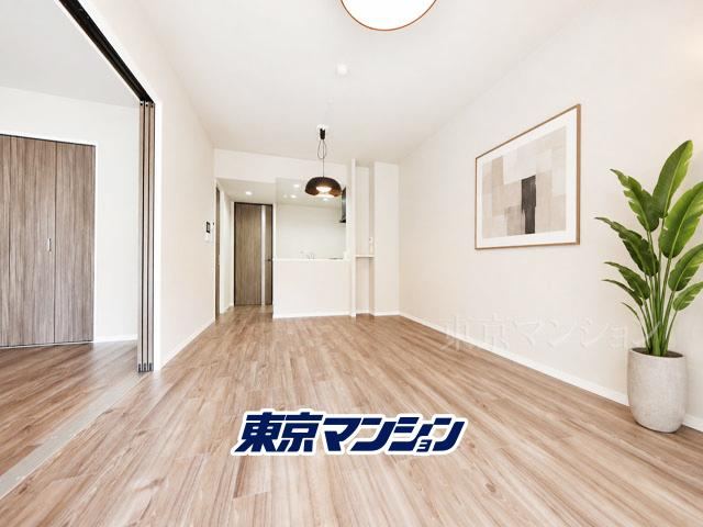 3LDK apartment in Shinagawa Ward, Tokyo - Photo 1