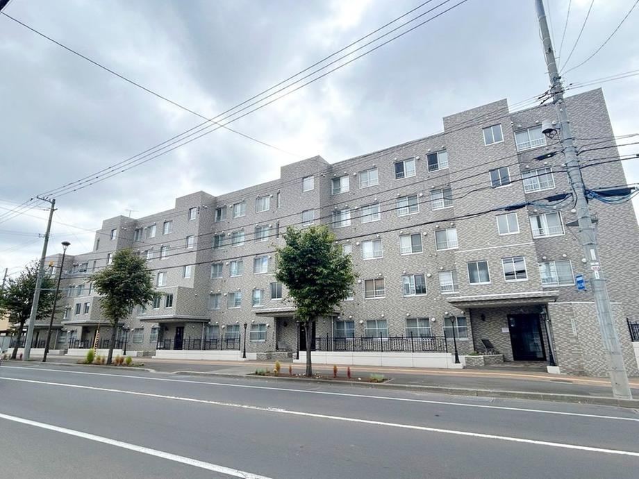3LDK apartment in Kita Ward, Sapporo, Hokkaido - Photo 1