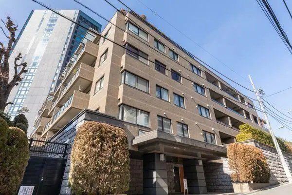 2LDK apartment in Shibuya Ward, Tokyo - Photo 1