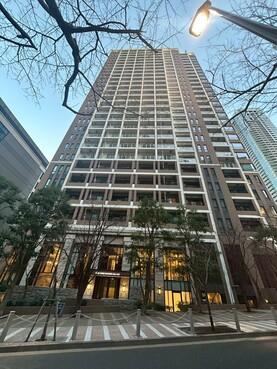 2LDK apartment in Minato Ward, Tokyo - Photo 1