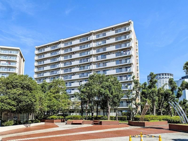 3LDK apartment in Urayasu, Chiba - Photo 1