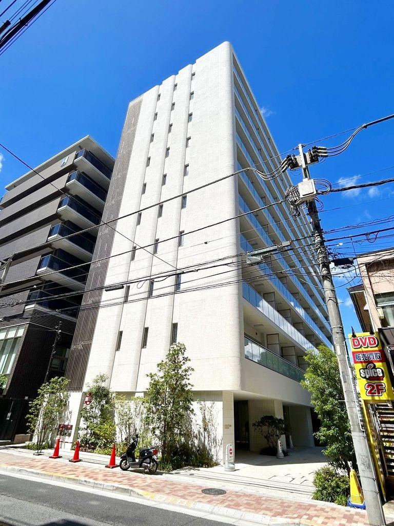 1LDK+S apartment in Chofu, Tokyo - Photo 1