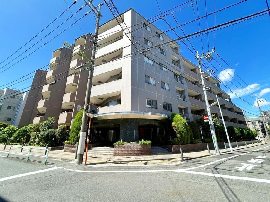3LDK apartment in Setagaya Ward, Tokyo - Photo 1