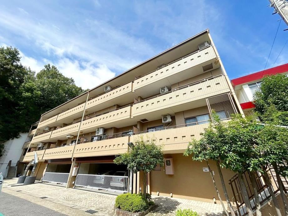 3LDK+S apartment in Meito Ward, Nagoya, Aichi - Photo 1