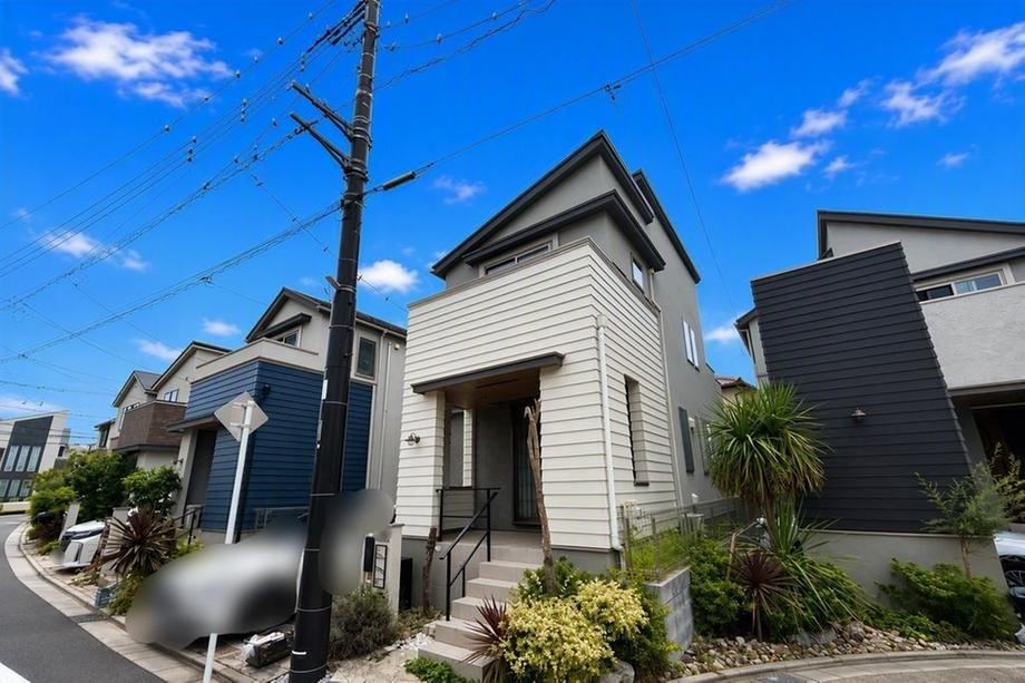 4LDK house in Fujisawa, Kanagawa - Photo 1