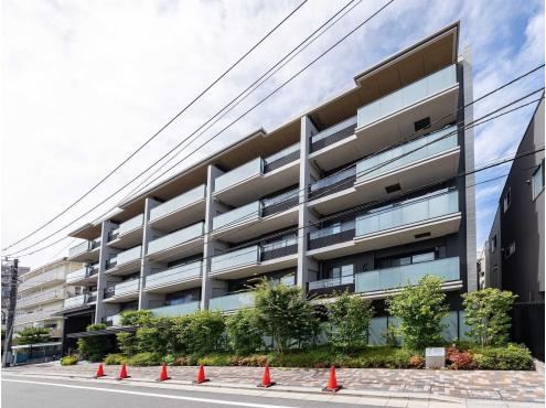 3LDK apartment in Koto Ward, Tokyo - Photo 1