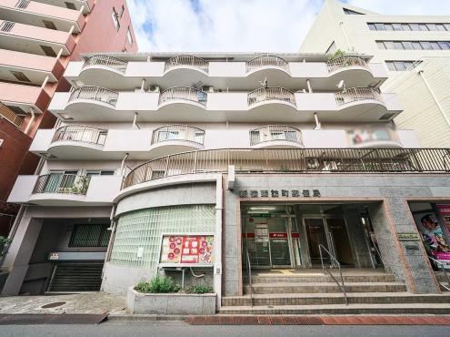 2LDK apartment in Shinjuku Ward, Tokyo - Photo 1