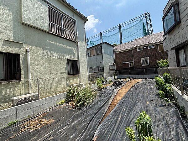 Thumbnail 3
