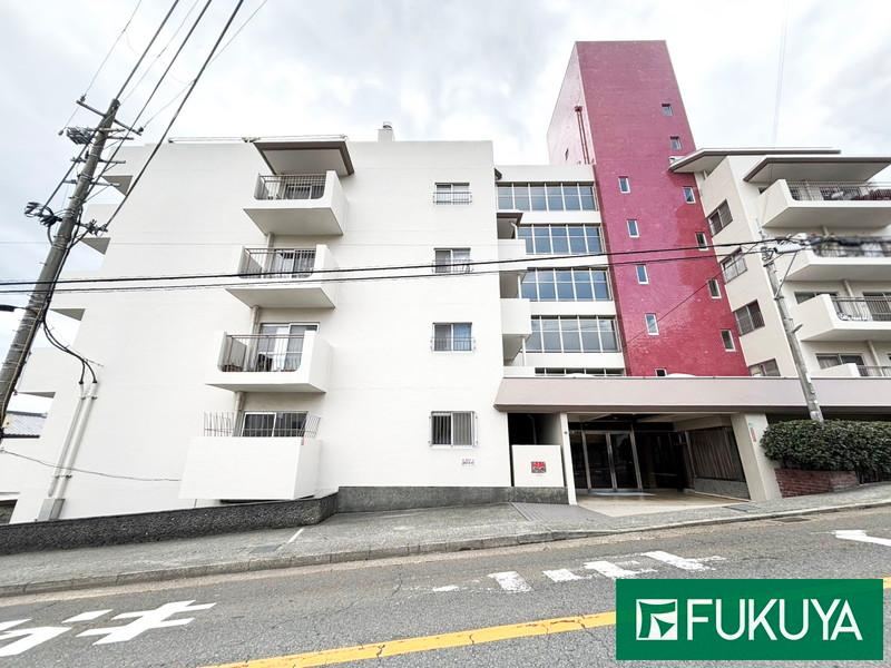 3LDK apartment in Nishinomiya, Hyogo - Photo 1