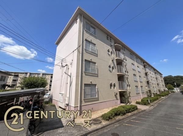 3DK apartment in Kashiba, Nara - Photo 1
