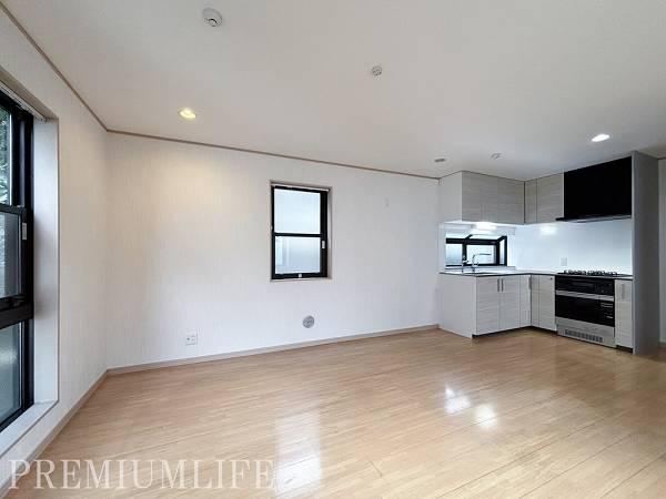 3LDK+S house in Minato Ward, Tokyo - Photo 1