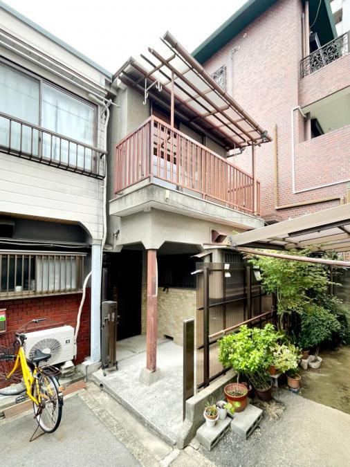 3DK house in Joto Ward, Osaka - Photo 1